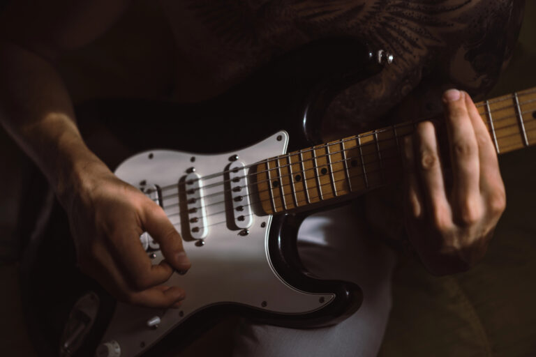 How to Play Come As You Are by Nirvana: Full Guitar Lesson